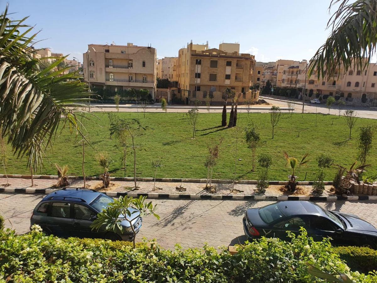 Sunny In New Le Caire